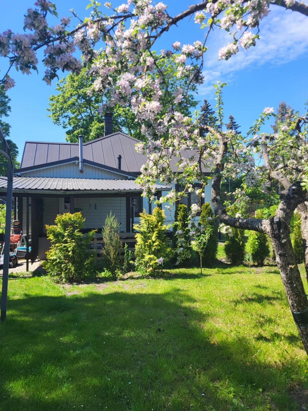 Guest House Sunny Jurmala Exterior photo